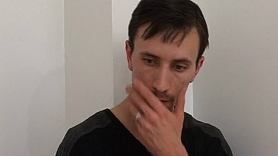 Schwarzer Mann fickt seine Frau, während der Kerl zusieht