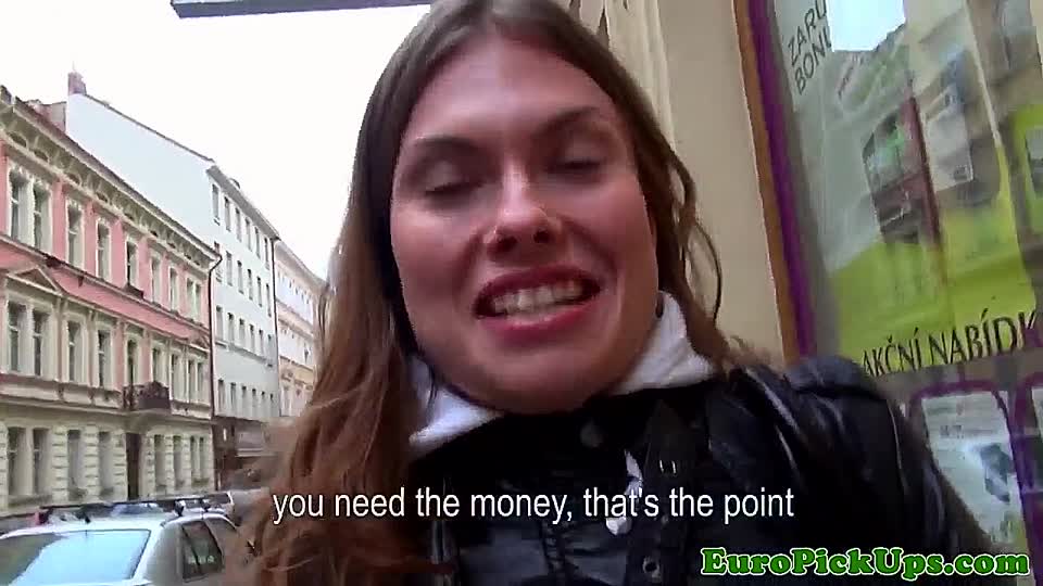Privates Mädchen lässt sich für Bargeld rammeln